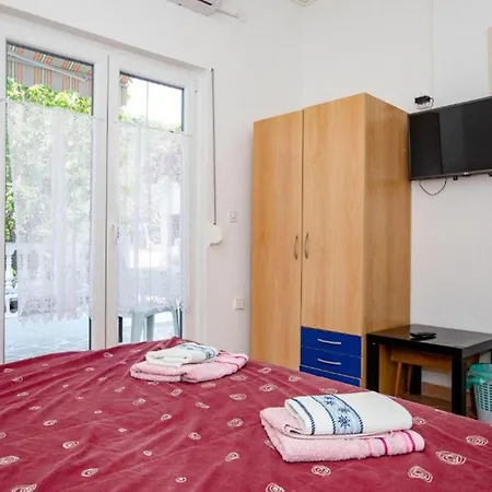Apartman Rab Oasis Retreat - 3 Bedroom Palit