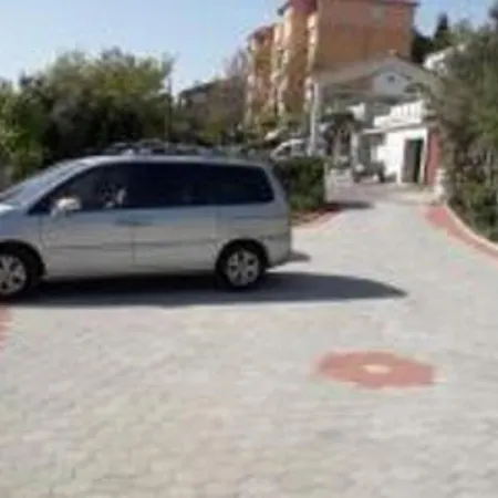 Rab Oasis Retreat - 3 Bedroom Apartment Palit