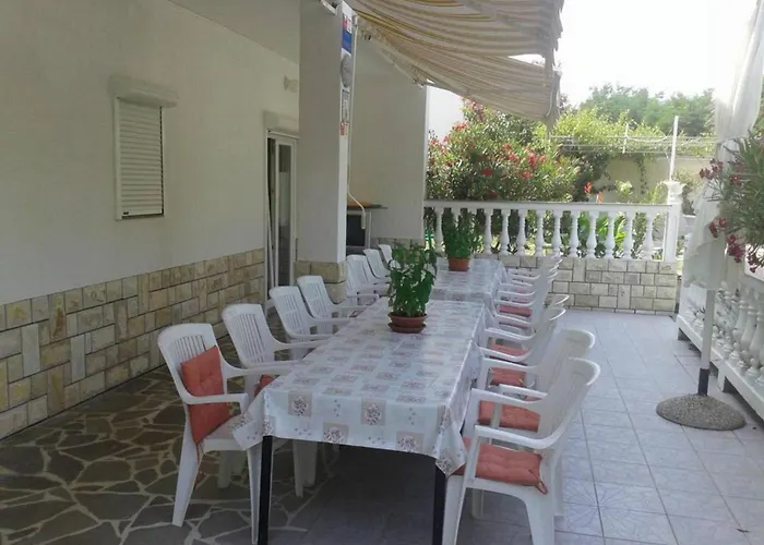 Rab Oasis Retreat - 3 Bedroom شقة