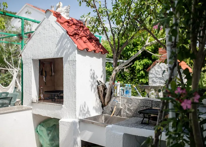 Rab Oasis Retreat - 3 Bedroom Apartman