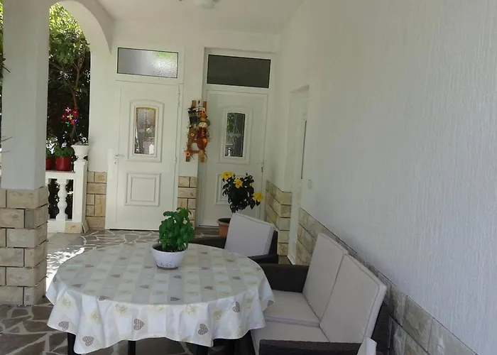 Rab Oasis Retreat - 3 Bedroom شقة